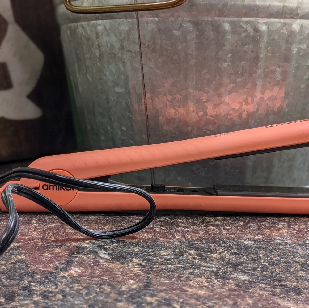 Amika Strand Perfect Ceramic 1" straightener